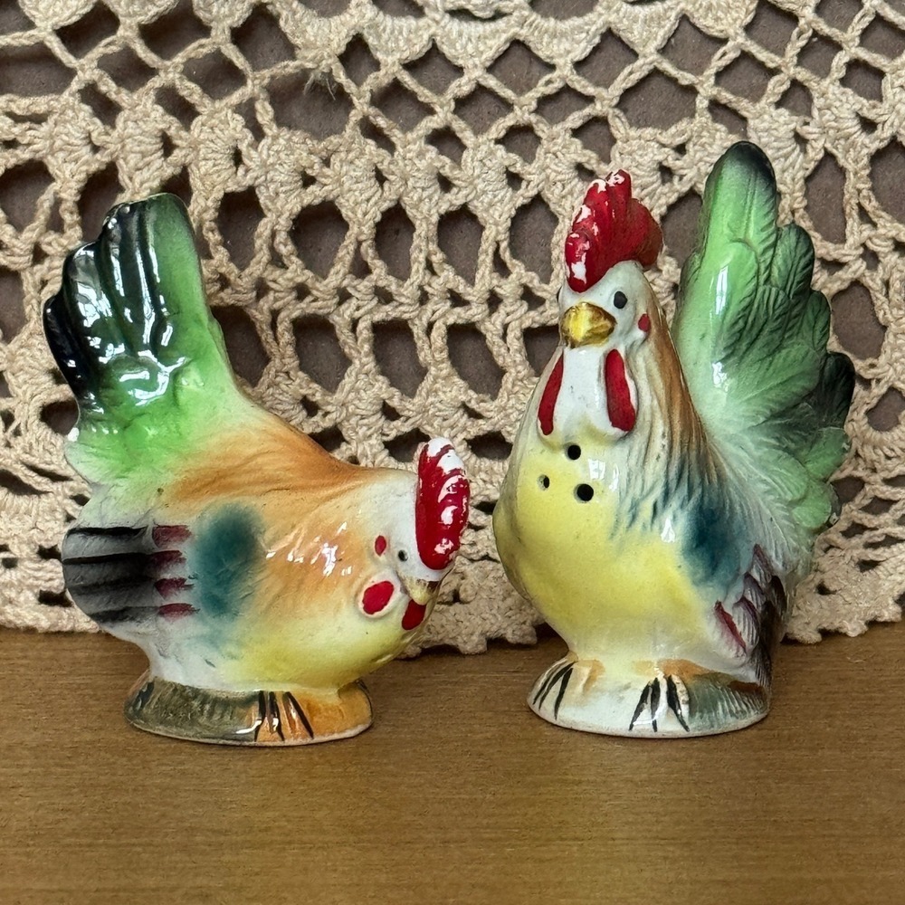 Vintage Ceramic Rooster and Hen Salt and‎ Pepper Shakers Farmhouse Kitchen Decor